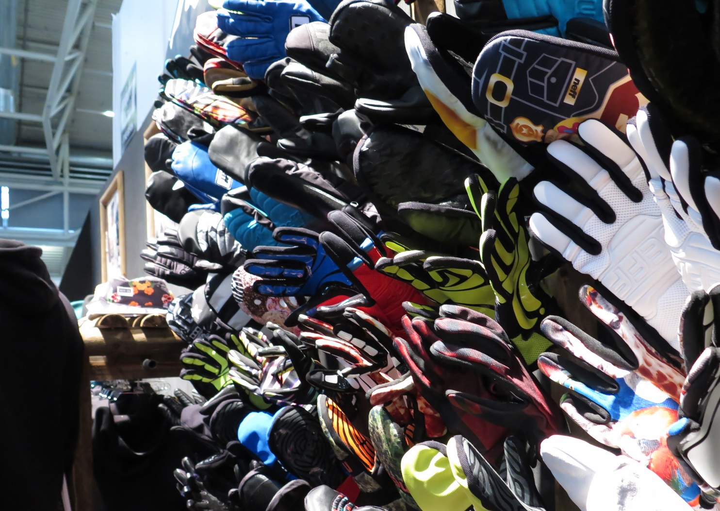 Neff-Gloves-